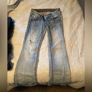 Rock revival size 28 patch on right knee